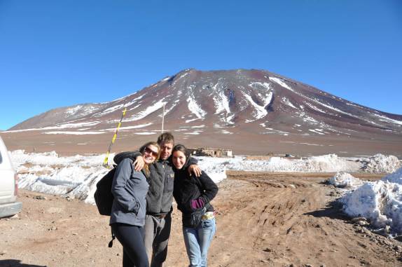 Com a Cristóbal e a Krasna, nossos caronas na travessia até o Salar de Uyuni (na fronteira entre Chile e Bolívia, a caminho da Laguna Colorada)